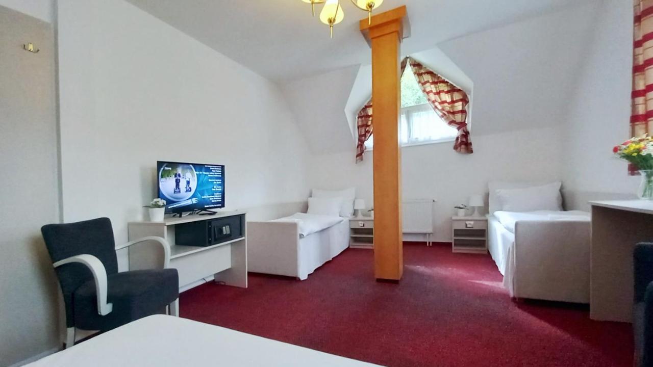 赫拉德茨酒店 Špindlerŭv Mlýn 外观 照片