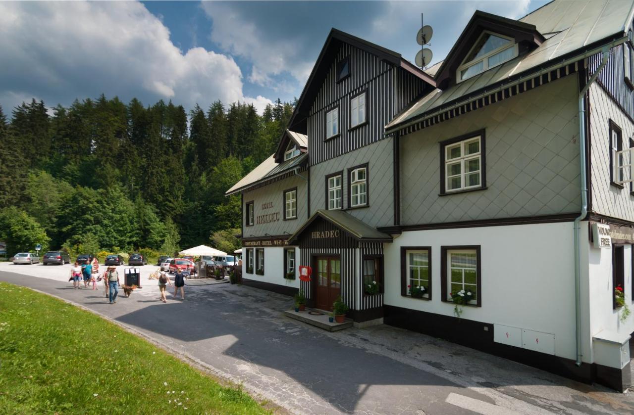 赫拉德茨酒店 Špindlerŭv Mlýn 外观 照片
